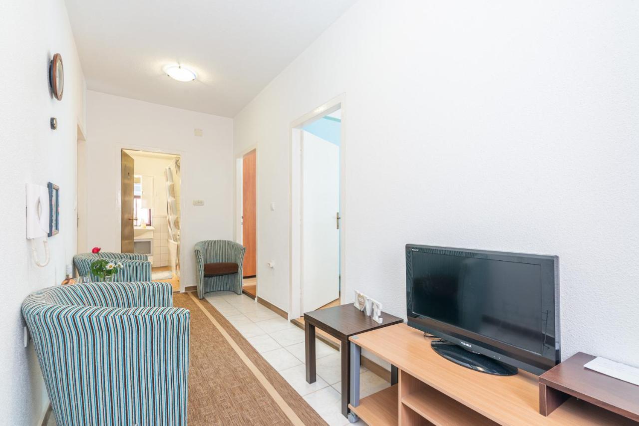 Apartman Knezevic Appartement Opric Buitenkant foto