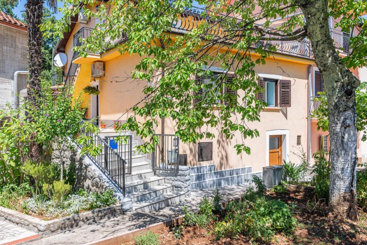 Apartman Knezevic Appartement Opric Buitenkant foto